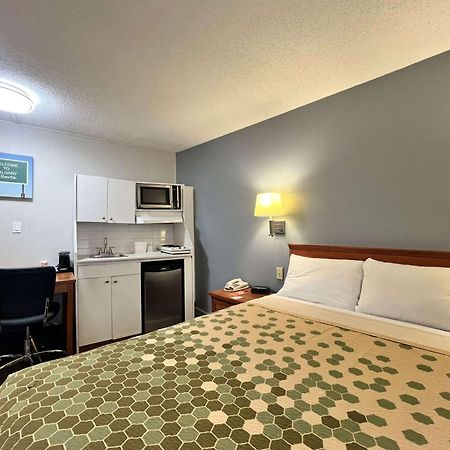 Econo Lodge Motel Village Κάλγκαρι Εξωτερικό φωτογραφία