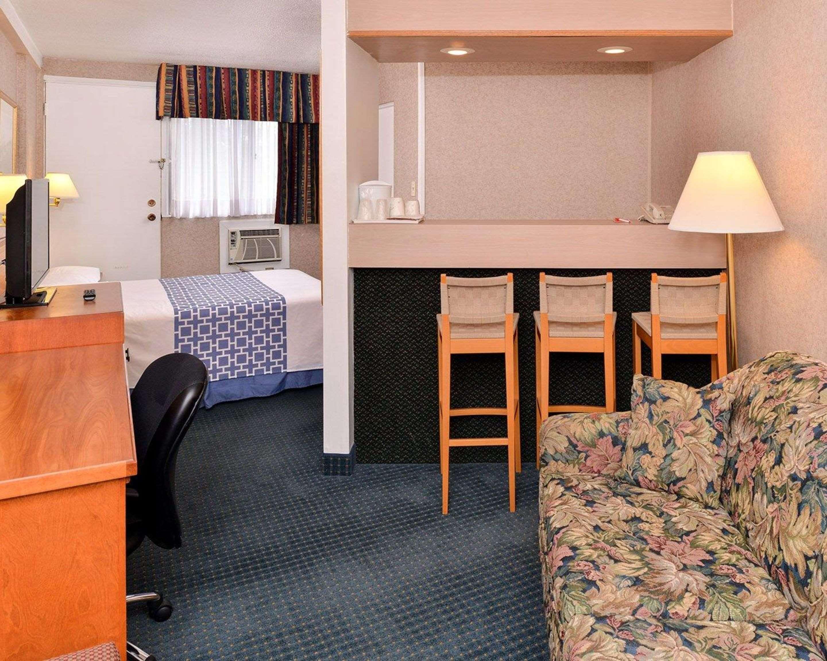 Econo Lodge Motel Village Κάλγκαρι Εξωτερικό φωτογραφία