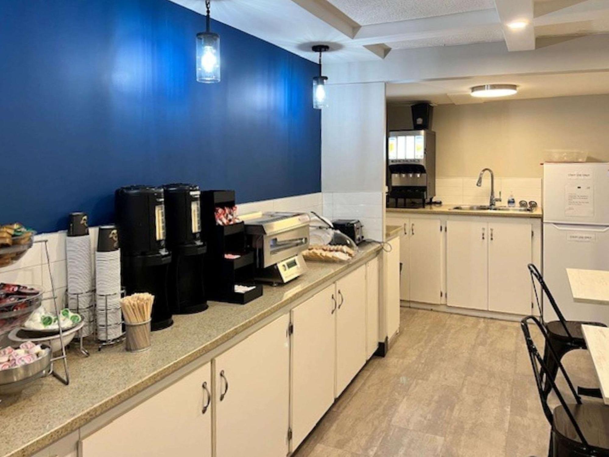 Econo Lodge Motel Village Κάλγκαρι Εξωτερικό φωτογραφία