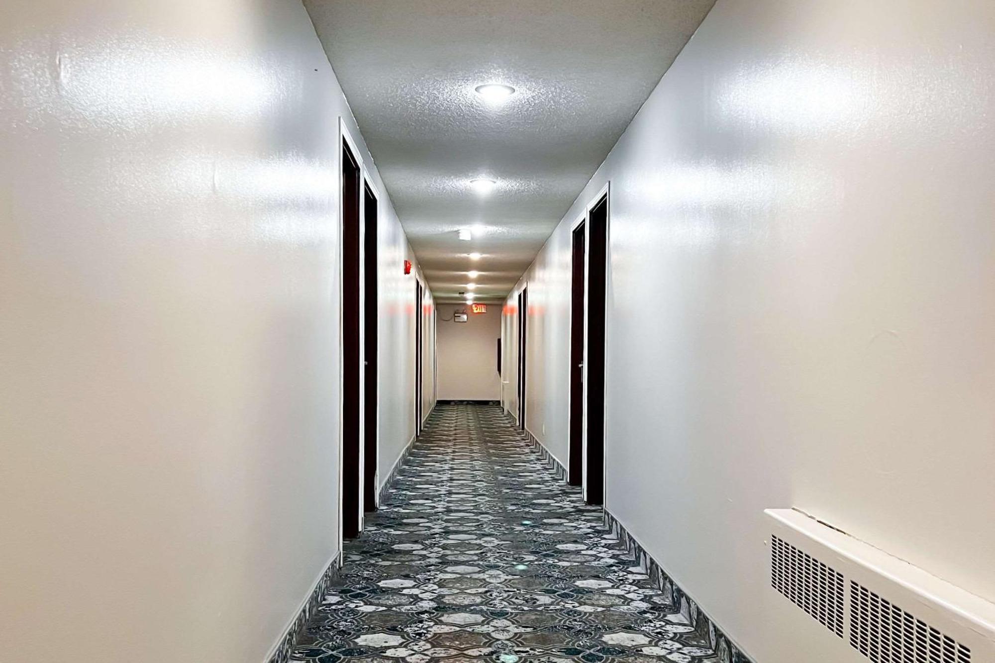 Econo Lodge Motel Village Κάλγκαρι Εξωτερικό φωτογραφία
