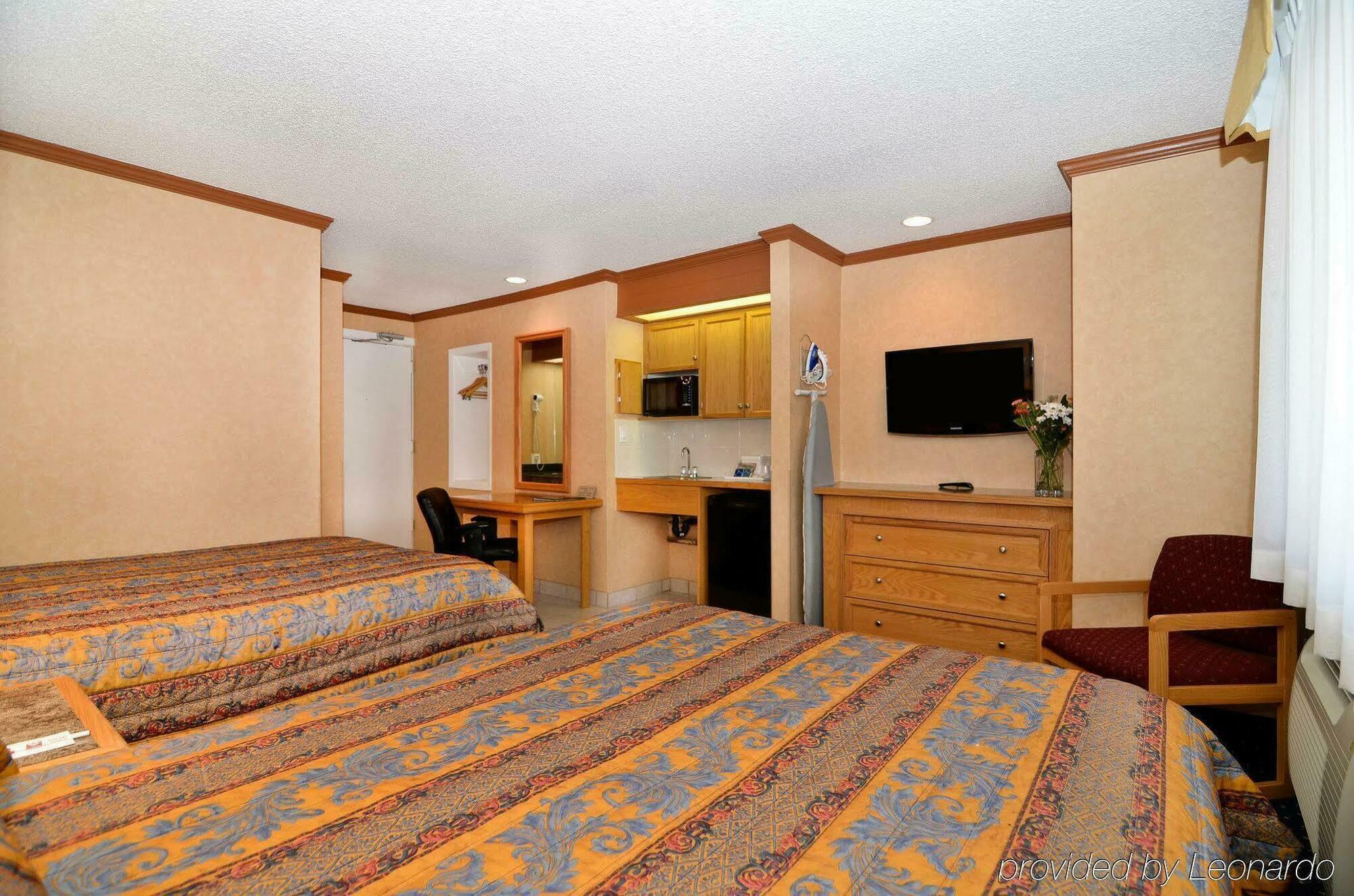 Econo Lodge Motel Village Κάλγκαρι Εξωτερικό φωτογραφία