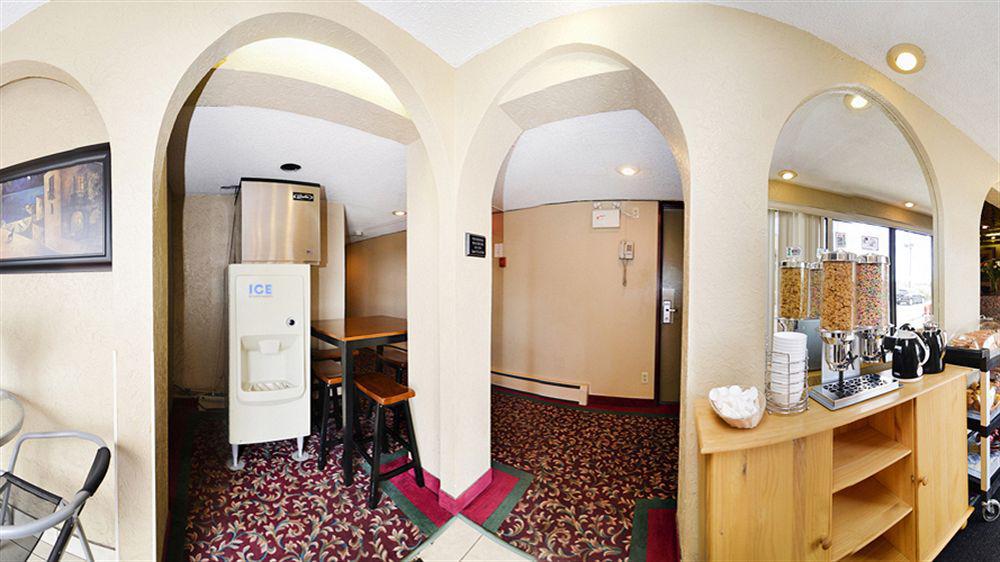 Econo Lodge Motel Village Κάλγκαρι Εξωτερικό φωτογραφία